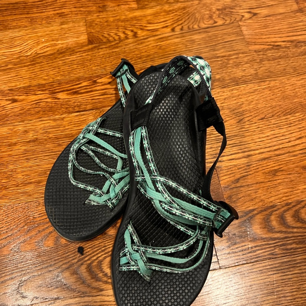 Tri strap chacos - Picture 2 of 2
